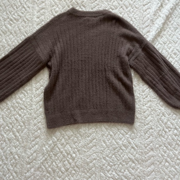 Sweater - Picture 4 of 4